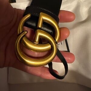 Gucci black belt size 85 w receipt  comes w box also price low to sel